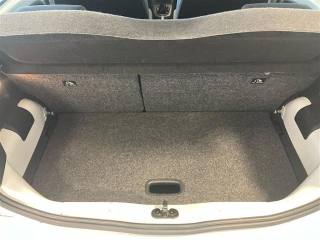 VOLKSWAGEN up! usata 21
