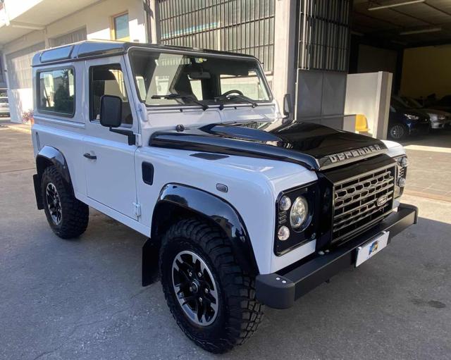 LAND ROVER Defender usata 2
