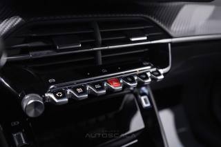 PEUGEOT 2008 usata, con Luci diurne LED