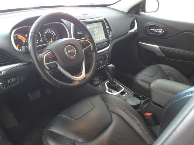 JEEP Cherokee usata, con Autoradio