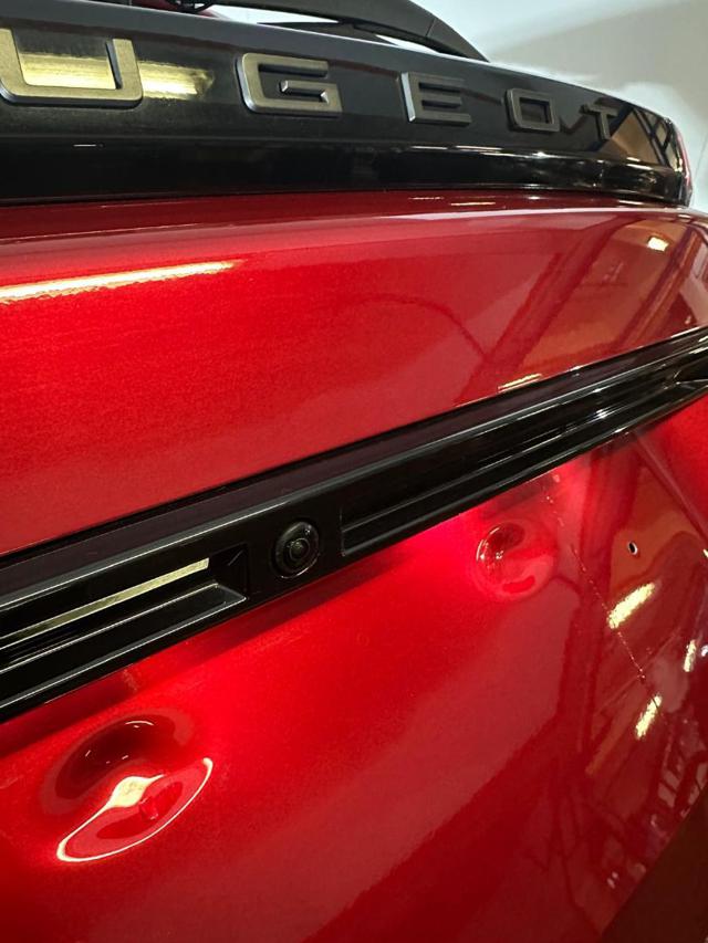 PEUGEOT 2008 usata, con Sistema di navigazione