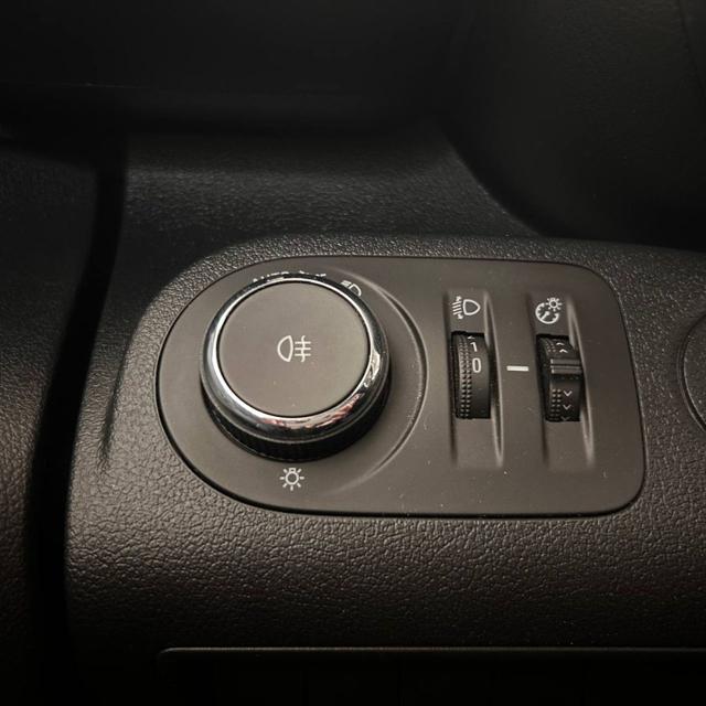 OPEL Combo usata, con Specchietti laterali elettrici