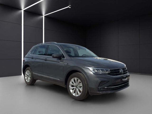 VOLKSWAGEN Tiguan usata, con Boardcomputer