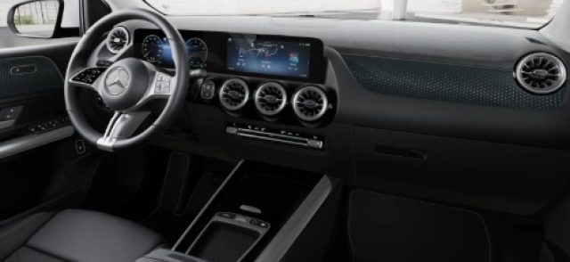 MERCEDES-BENZ B 180 usata, con Controllo automatico clima