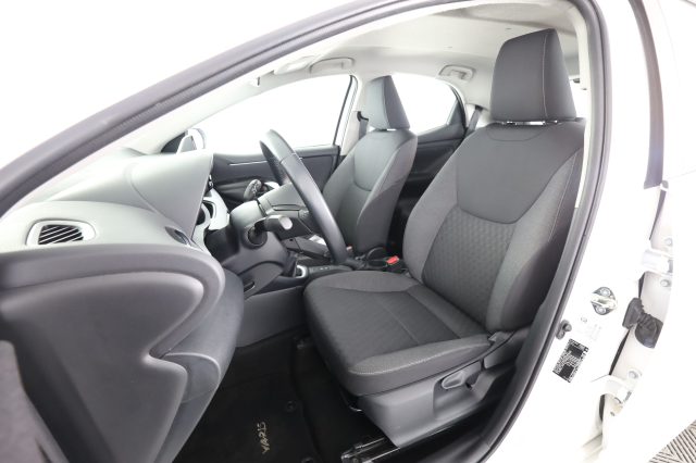 TOYOTA Yaris usata 2