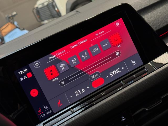 VOLKSWAGEN Golf usata, con USB
