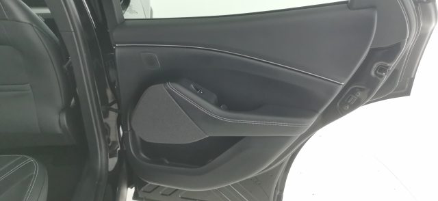 FORD Mustang Mach-E usata, con Apple CarPlay