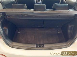 HYUNDAI i10 usata 17