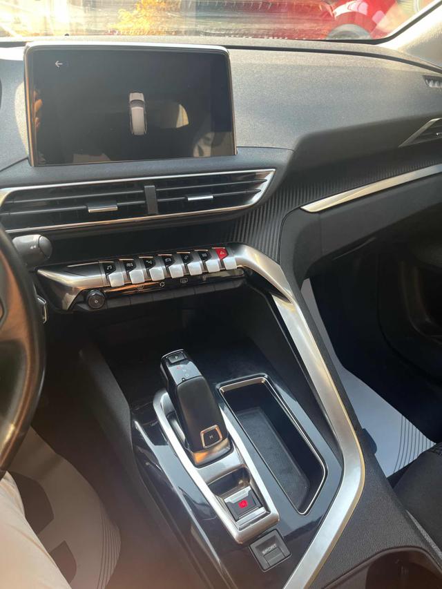 PEUGEOT 5008 usata, con Autoradio