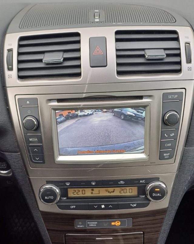 TOYOTA Avensis usata, con Fendinebbia