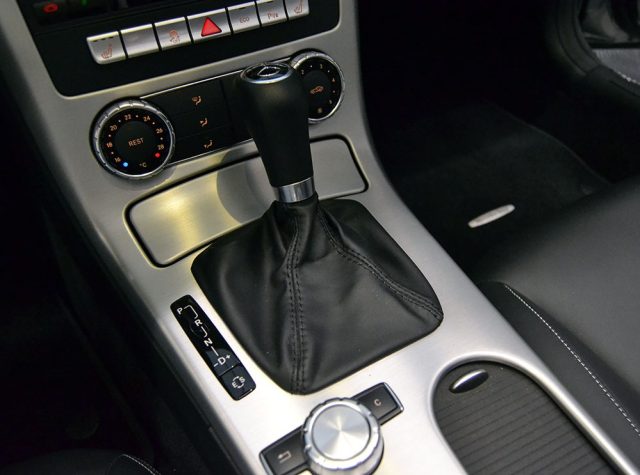 MERCEDES-BENZ SLK 200 usata, con Autoradio