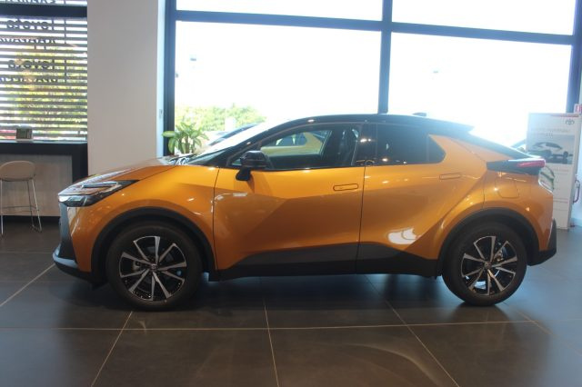 TOYOTA C-HR usata, con Airbag