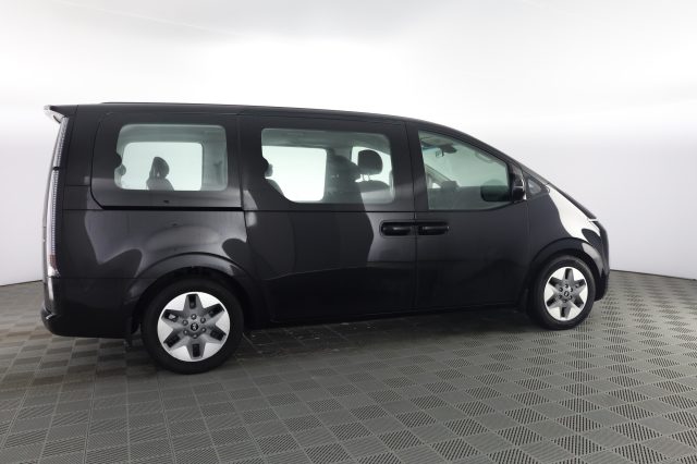 HYUNDAI Staria usata 2