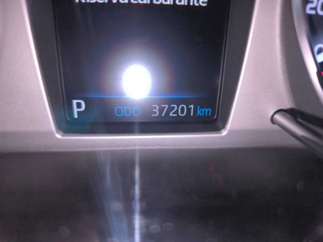 TOYOTA Hilux usata, con Bluetooth