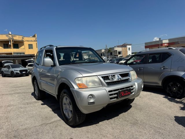 MITSUBISHI Pajero usata, con Airbag