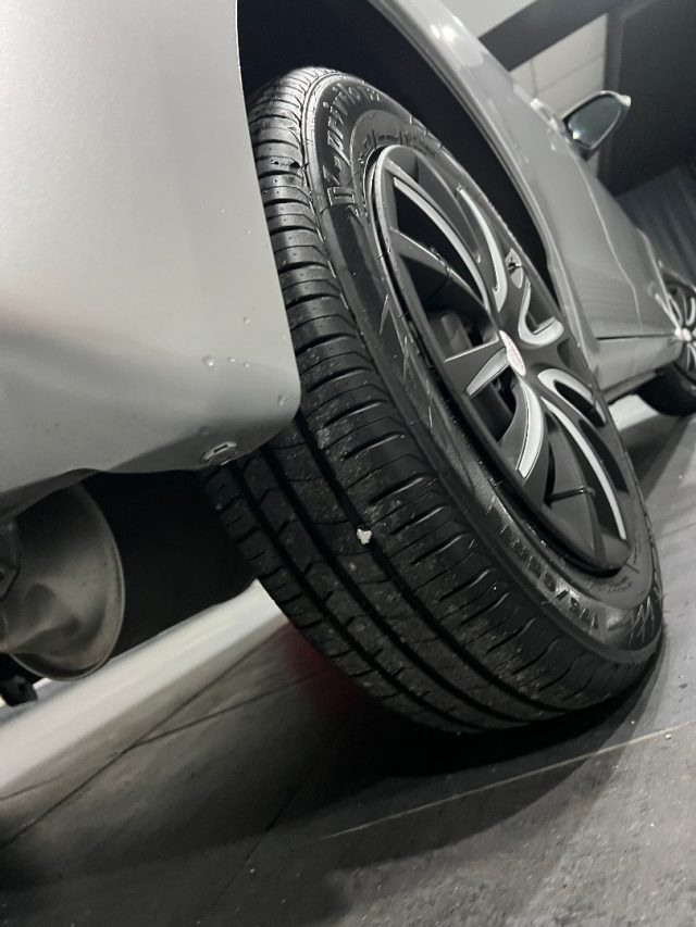 TOYOTA Yaris usata, con Volante in pelle