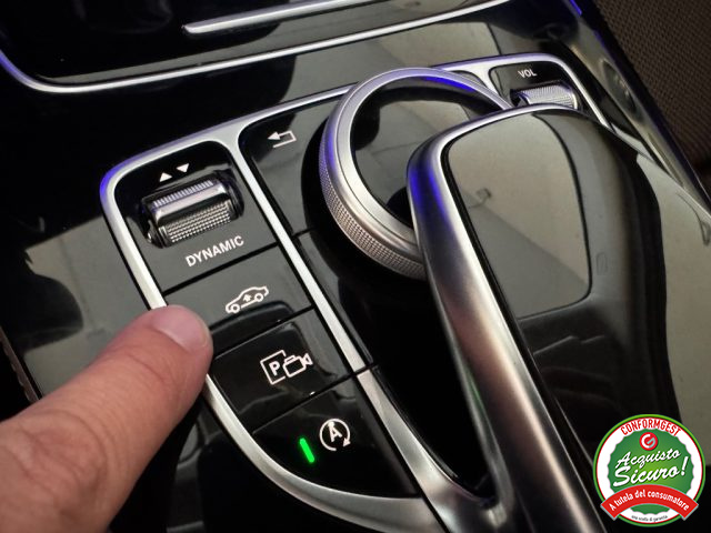 MERCEDES-BENZ E 220 usata, con Park Distance Control