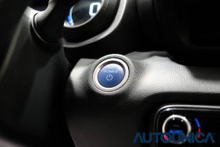 TOYOTA Yaris usata, con Autoradio digitale