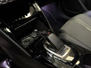 PEUGEOT 2008 usata, con Touch screen