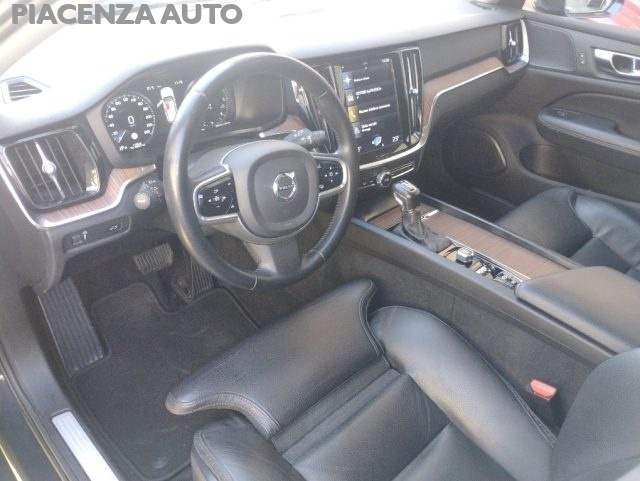 VOLVO V60 Cross Country usata, con Autoradio