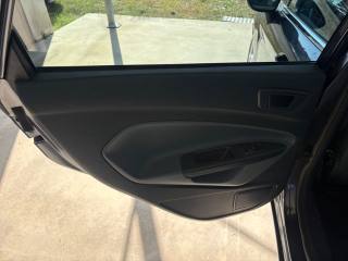 FORD Fiesta usata, con Specchietti laterali elettrici