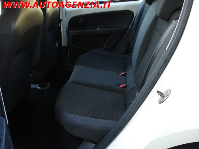 VOLKSWAGEN up! usata 9