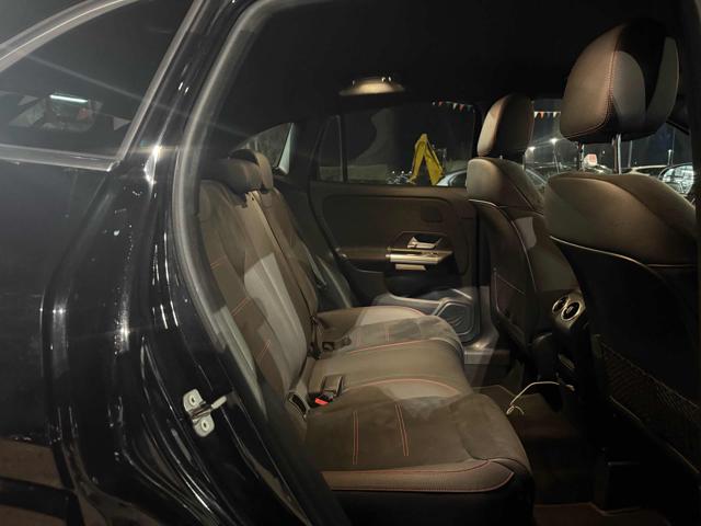 MERCEDES-BENZ GLA 200 usata, con Specchietti laterali elettrici