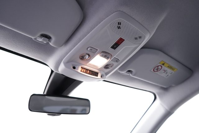 PEUGEOT 208 usata, con Autoradio digitale