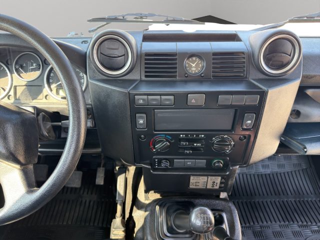 LAND ROVER Defender usata 11