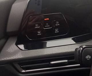 VOLKSWAGEN Golf GTI usata, con Sistema di navigazione