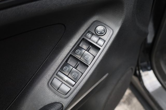 MERCEDES-BENZ ML 280 usata, con Airbag testa