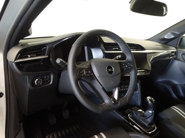 OPEL Corsa usata, con Volante in pelle