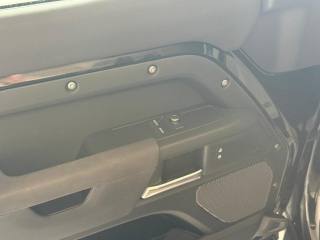 LAND ROVER Defender usata, con Climatizzatore