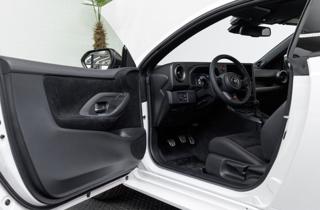 TOYOTA Yaris usata, con Autoradio