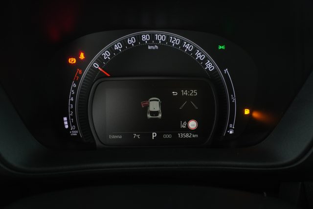 TOYOTA Aygo X usata 6