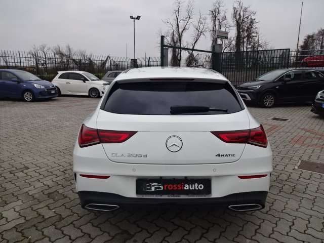 MERCEDES-BENZ CLA 200 usata, con Alzacristalli elettrici