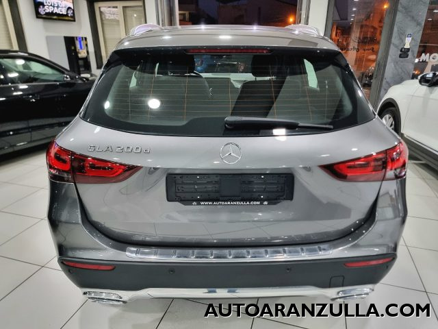 MERCEDES-BENZ GLA 200 usata, con Alzacristalli elettrici