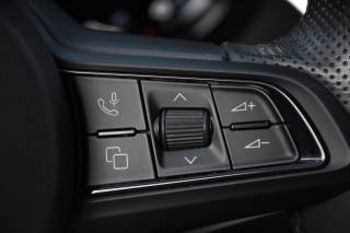 ALFA ROMEO Stelvio usata, con Autoradio digitale