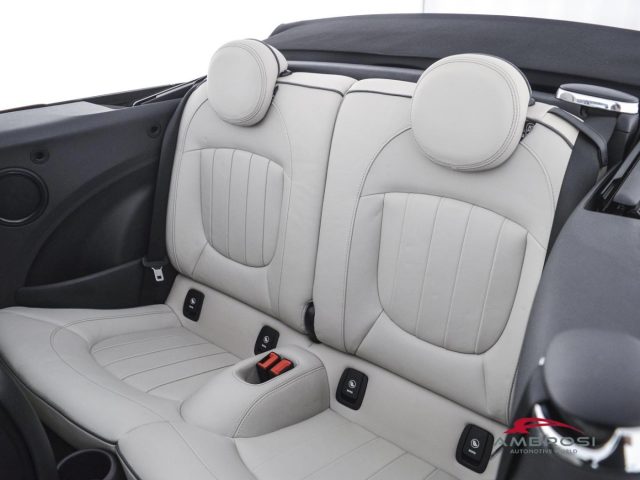 MINI Cabrio usata 9