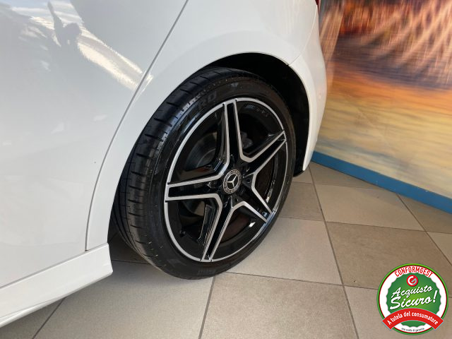 MERCEDES-BENZ A 180 usata, con USB