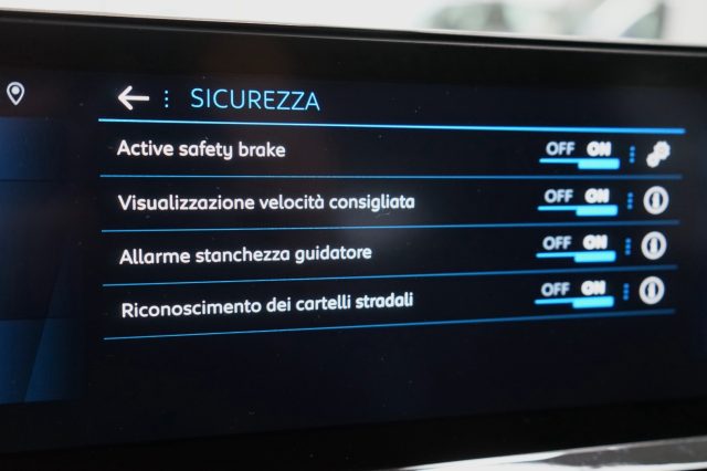 PEUGEOT 3008 usata, con Cruise Control