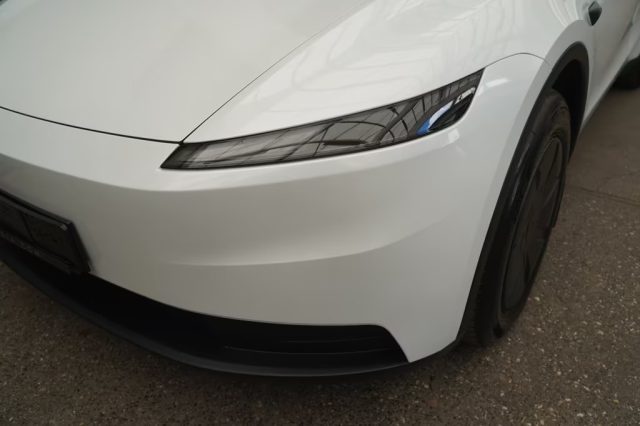 TESLA Model Y usata, con Boardcomputer