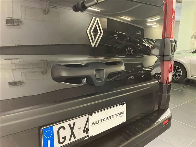 RENAULT Trafic usata 26