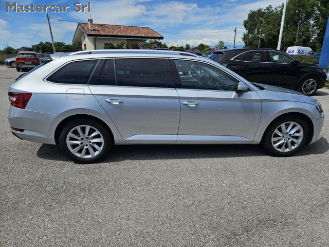 SKODA Superb usata, con Autoradio