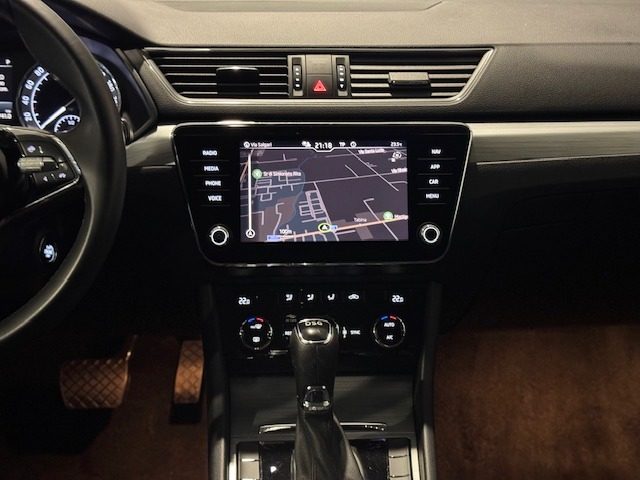 SKODA Superb usata, con Controllo trazione