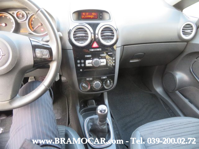 OPEL Corsa usata, con Sedile posteriore sdoppiato