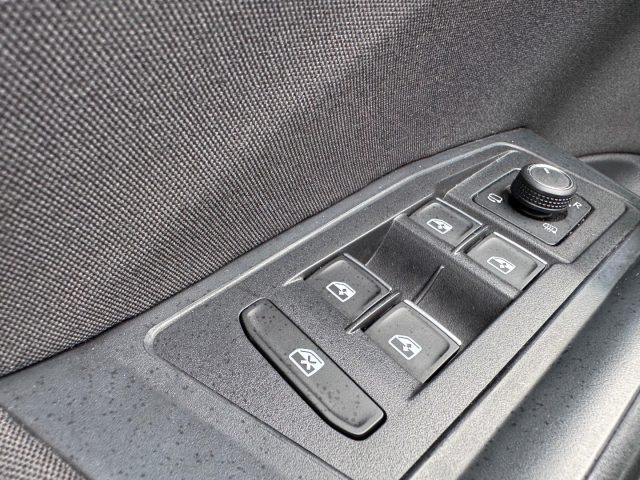 VOLKSWAGEN T-Roc usata, con ESP