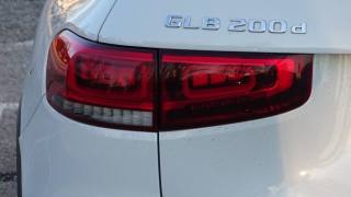 MERCEDES-BENZ GLB 200 usata, con Leve al volante