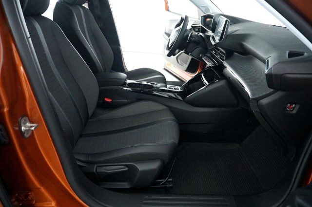 PEUGEOT 2008 usata, con Cruise Control