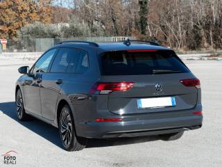VOLKSWAGEN Golf Variant usata, con Park Distance Control